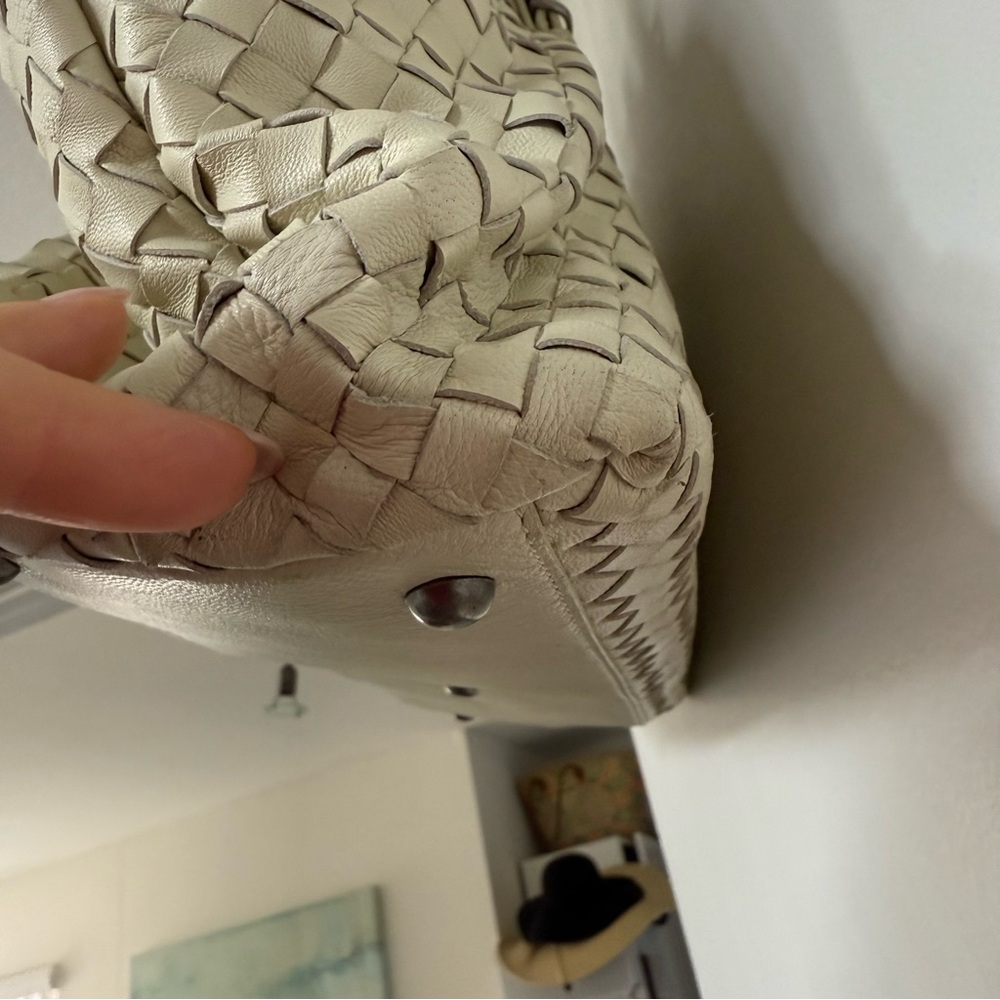 Bottega Veneta Cream Woven Leather Tote with Decorative Trim - Picture 5 of 15